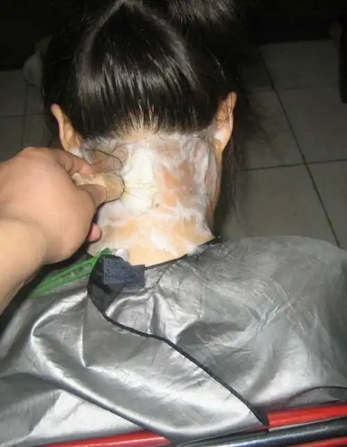 女性朋友剃发,刮脸(4)