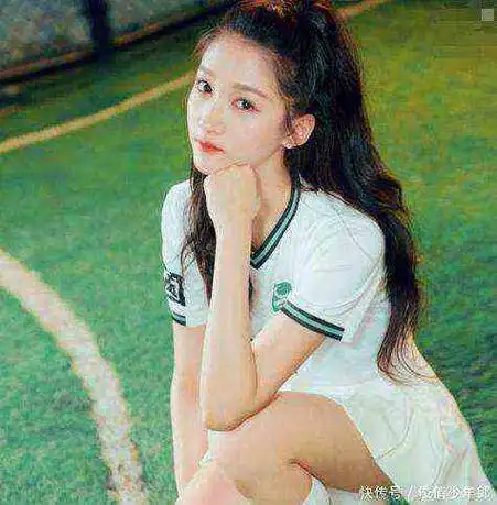 关晓彤真人长这样?当看到央视"照妖镜"中的她,难怪鹿晗稀罕