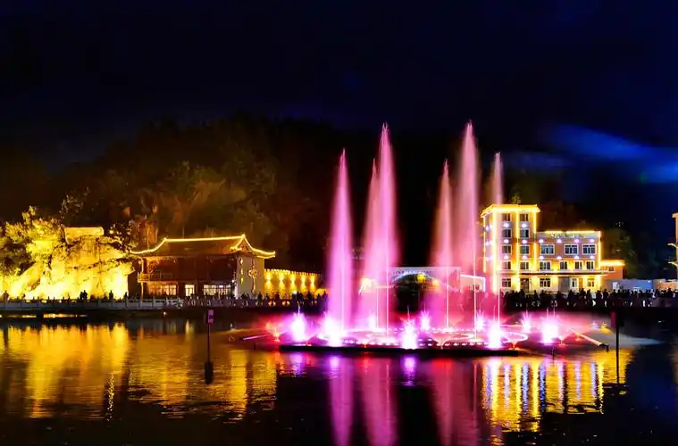 家乡美南岔月牙湖夜色阑珊