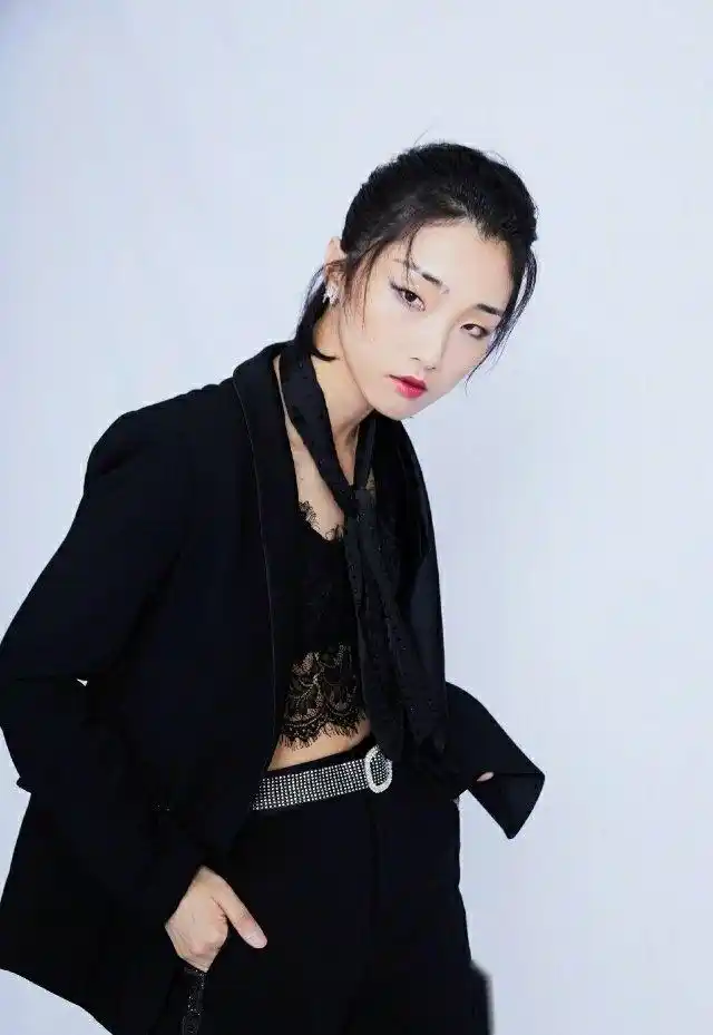 创造101选手王婷发文,称自己大二在极创引力做练习生时频遭打压,被