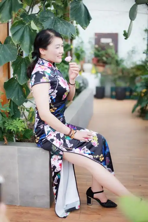 旗袍一上情怀在