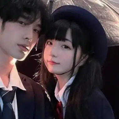 高调秀恩爱很潮的甜甜情头 真人超靓舍不得分开的情头_情侣头像_美头