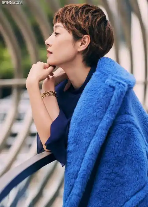 马伊琍大女儿近照曝光,被夸漂亮遭网友吐槽:这漂亮?能别硬夸吗?