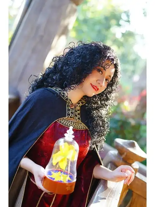 迪士尼万圣节长发公主之葛朵女巫