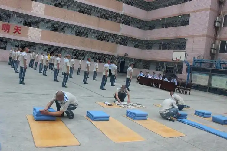 严要求,检验入监教育真实成果的目标,按照验收程序,验收小组对罪犯"两