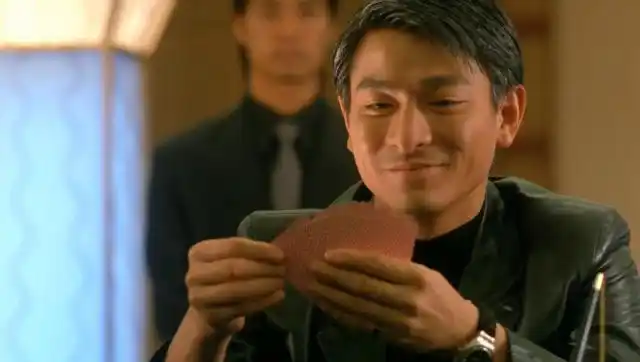 赌侠1999:刘德华牌技出神入化,4张3拆开打,让对手不得不服!