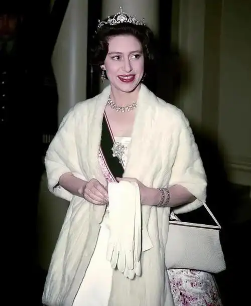 英国女王的贵族气场