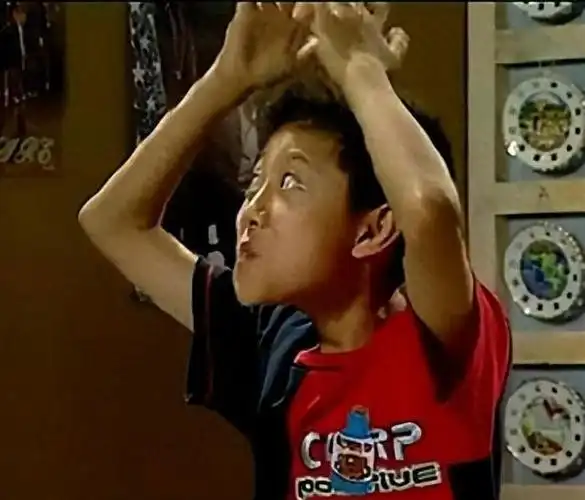 一部经典《家有儿女》剧中存在许多那么多穿帮镜头,当时都没发现