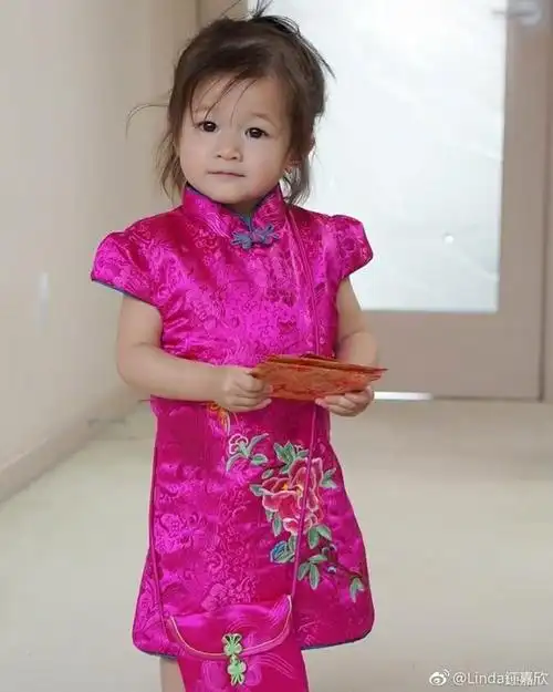 曾是tvb当家花旦,31岁嫁大12岁丑老公,如今2岁女儿长这样