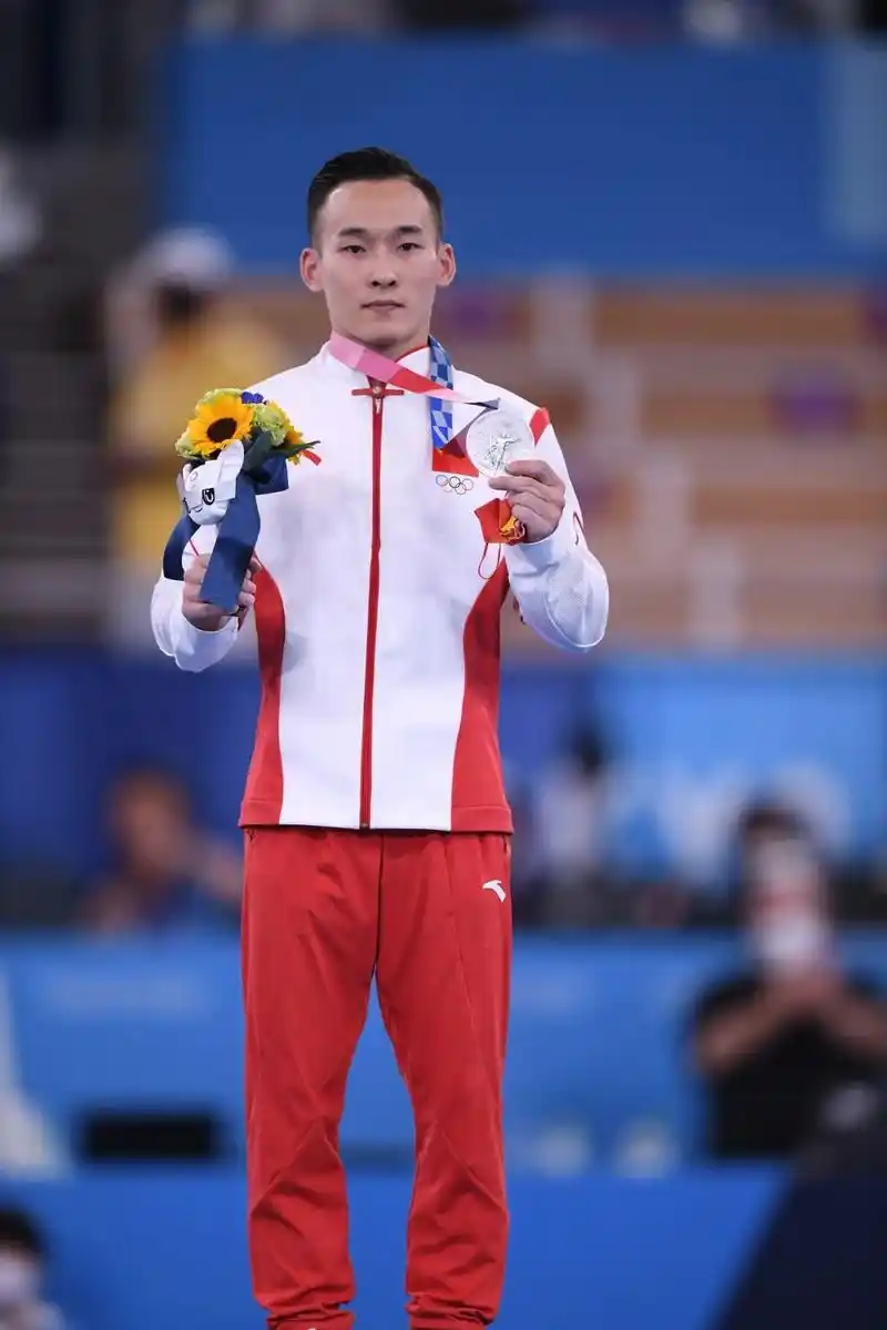 昨晚全网气炸肖若腾你就是冠军