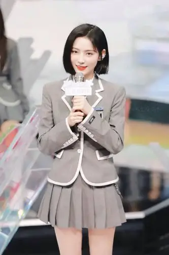 青春有你2许佳琪200411微博太空废品中心