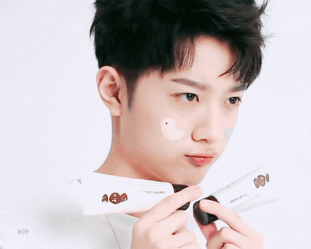 200119赖冠霖猪猪嘟嘴就是想你卖萌撒娇无人能抵挡