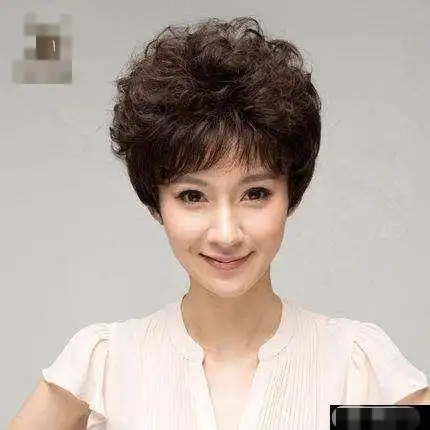 老年阿姨们的小卷发型这样烫才会显得年轻