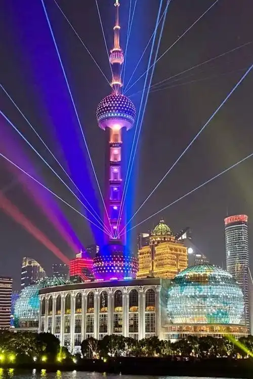 上海黄浦江夜景令人陶醉