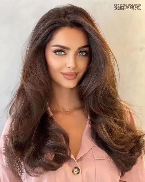 mahlagha jaberi被评选为亚洲最性感的女性之一,她的形象从未与性感