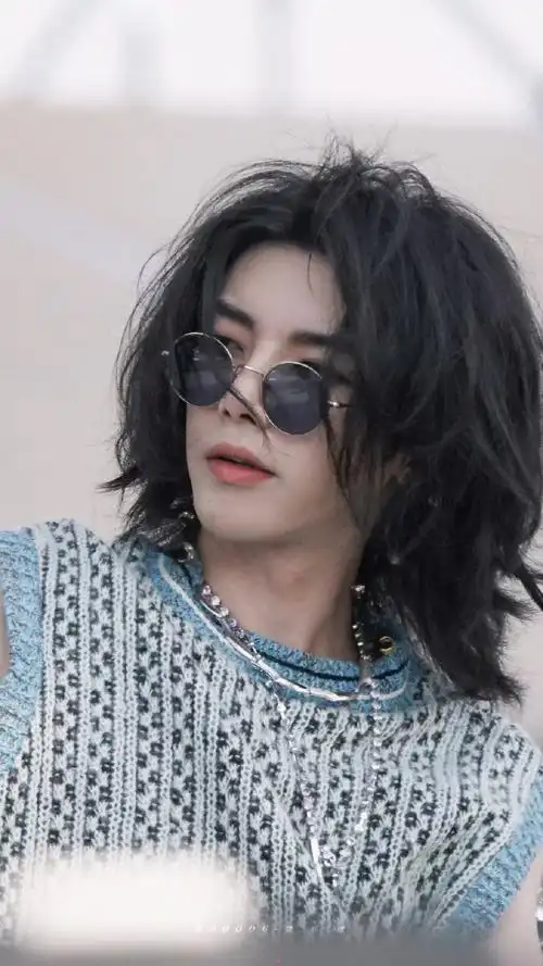 帅得很客观的花花哥哥积累一下审美,顺便看看我ss是不是出走了#华晨宇