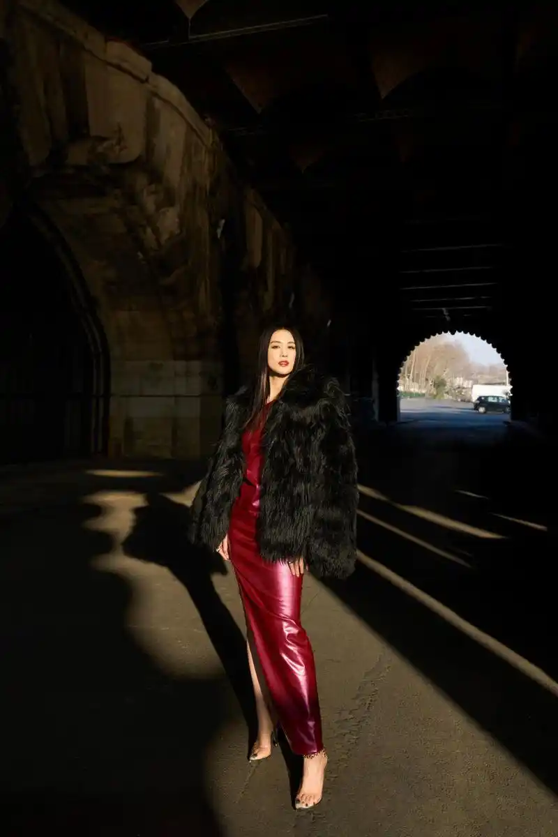 黄圣依 透明高跟鞋美jio丫[爱你][爱你] 676767