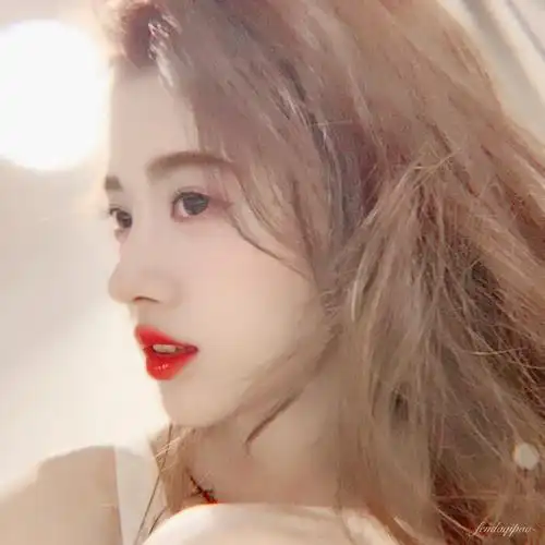 女爱豆头像/芬达气泡. ☆鞠婧祎