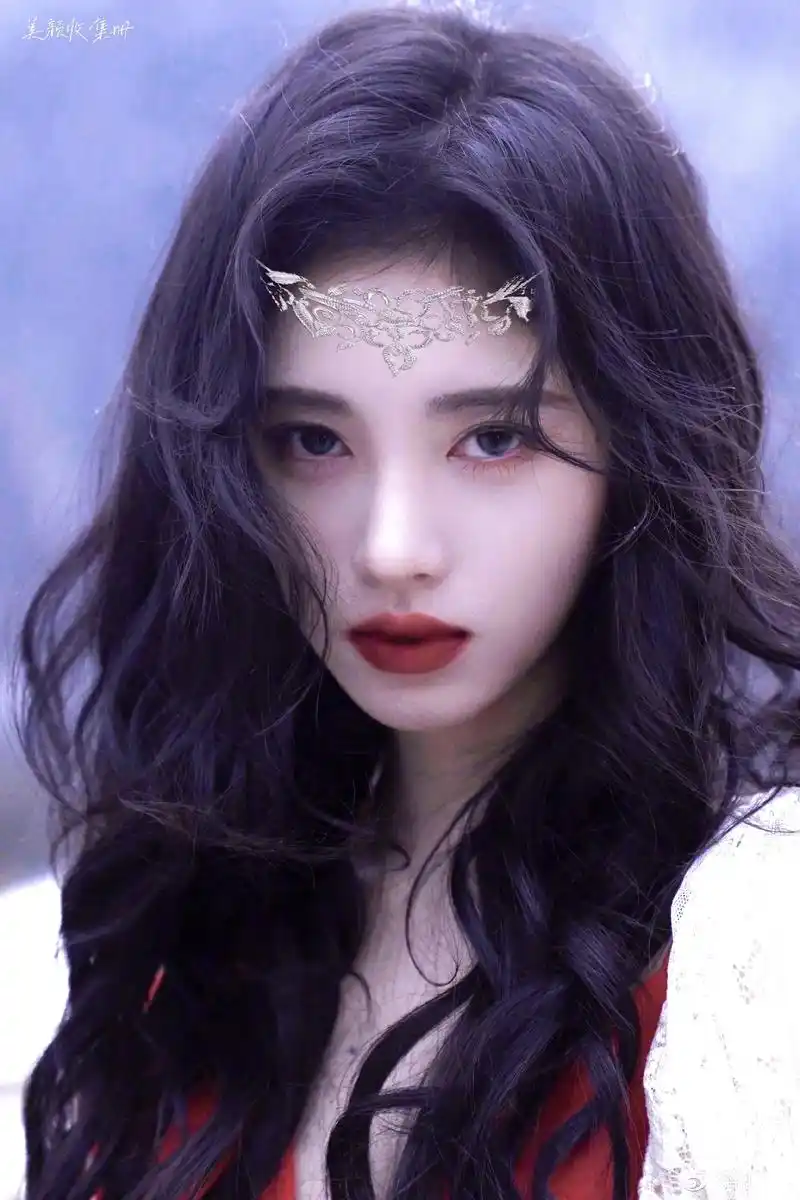 给姐搞个额饰 #鞠婧祎 #鞠婧祎雪地写真 #神仙颜值  - 抖音