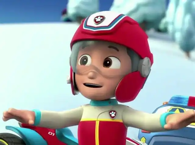 《汪汪队立大功》莱德开车在学的里执行任务,看起来还挺开心