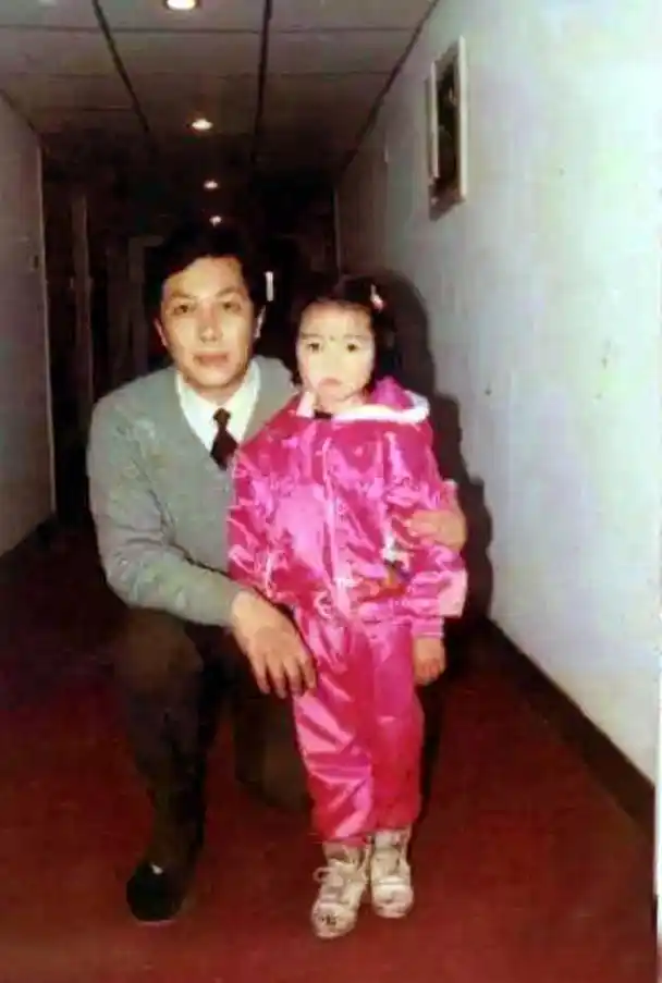 唐国强二儿子照片 唐国强女儿现在多大了 - 虾皮情感网