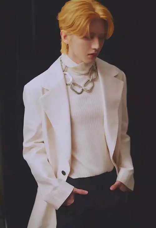 有没有蔡徐坤的神仙图,就是路人见了都要惊叹的那一种?