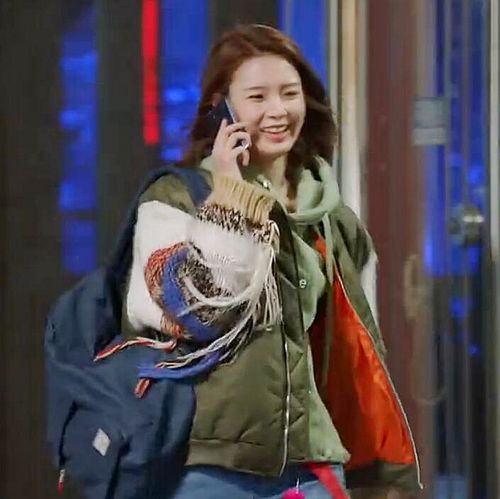 女孩帅气原宿风秋冬超仙夹克衫陈瑶同款流苏毛衣短棉衣外套飞行服