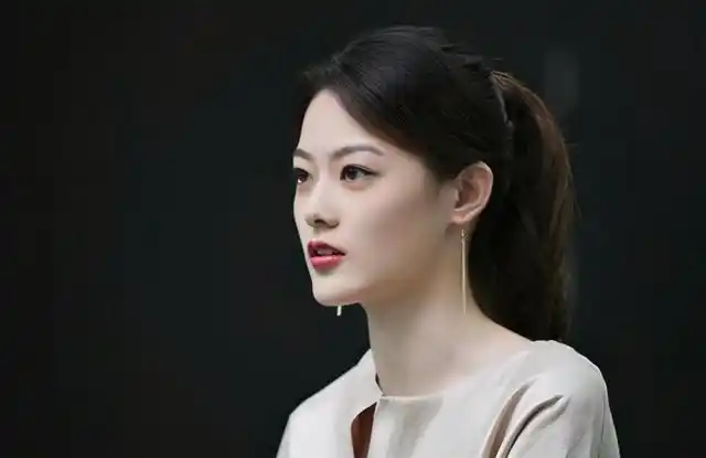 offer2实习生撞脸钟嘉欣,撒贝宁?这才是现实版律政新人王