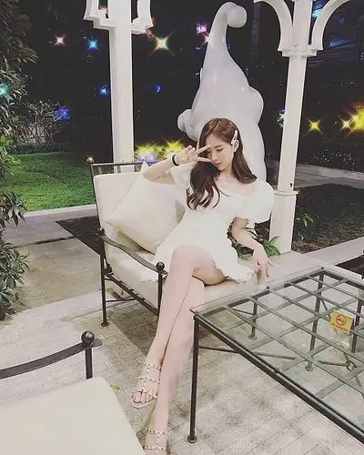 快手网红月亮姐姐张馨月个人简介