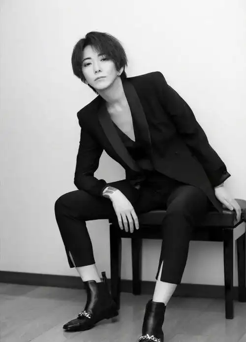 《快女》小鬼刘忻携梦想归来,为《乐队的夏天》拒绝《浪姐》邀请