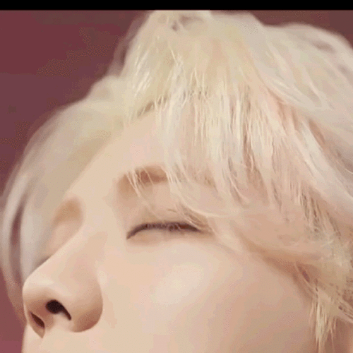 鹿晗银发花衬衫