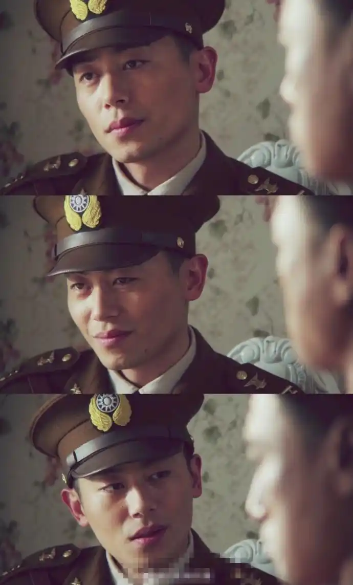 4 / 8 新浪娱乐讯  近日有网友晒出一组朱亚文穿军装的剧照,照片中