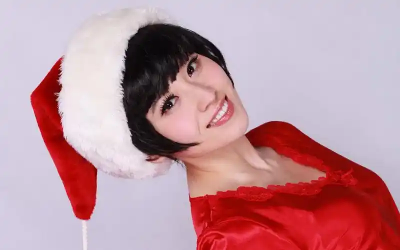 宁丹琳,分享一组女星模特图片给大家,图中的桌面壁纸壁纸会点缀