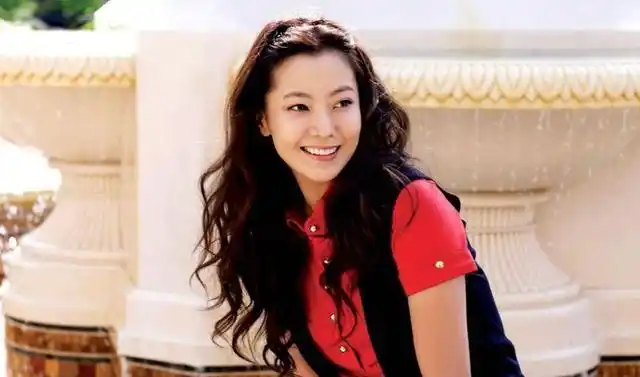 韩国实力女演员,金喜善,想必大家其实也不太陌生.