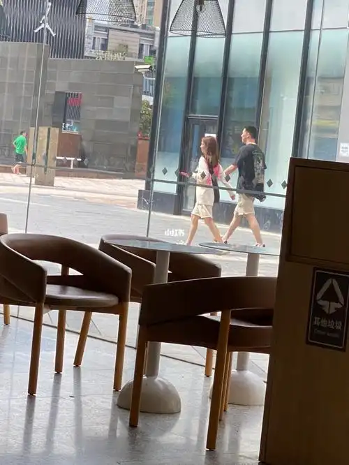 出来购物遇到陈大事啦