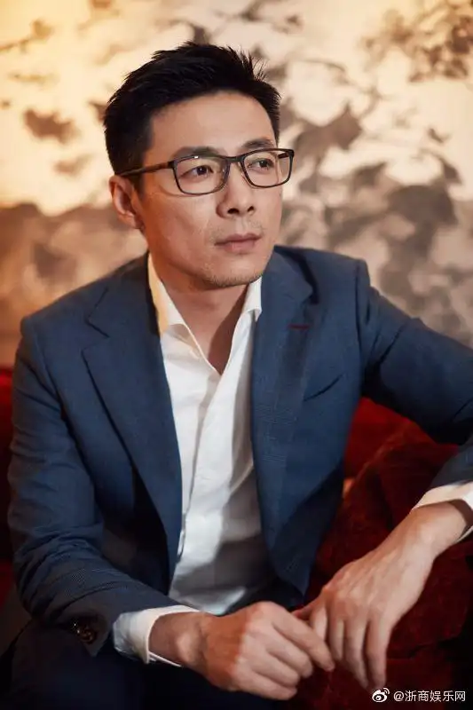 斯年影视 | 祖峰白玉兰荣耀之夜《面具》饰潜伏特工 李春秋提名白玉兰