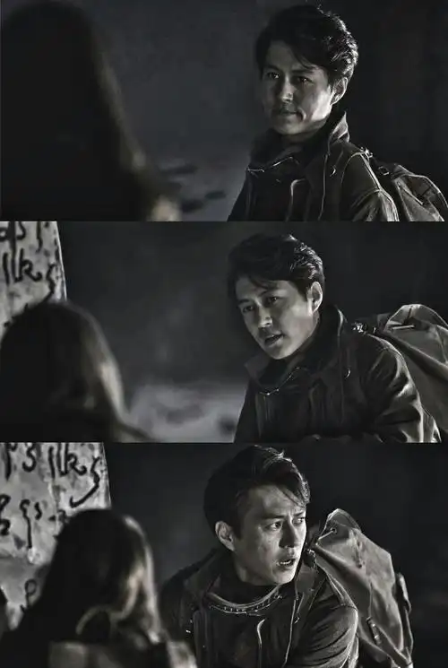 靳东,是那种完全自带魔力的演员,这在眼前这个胡八一身上仍然有效