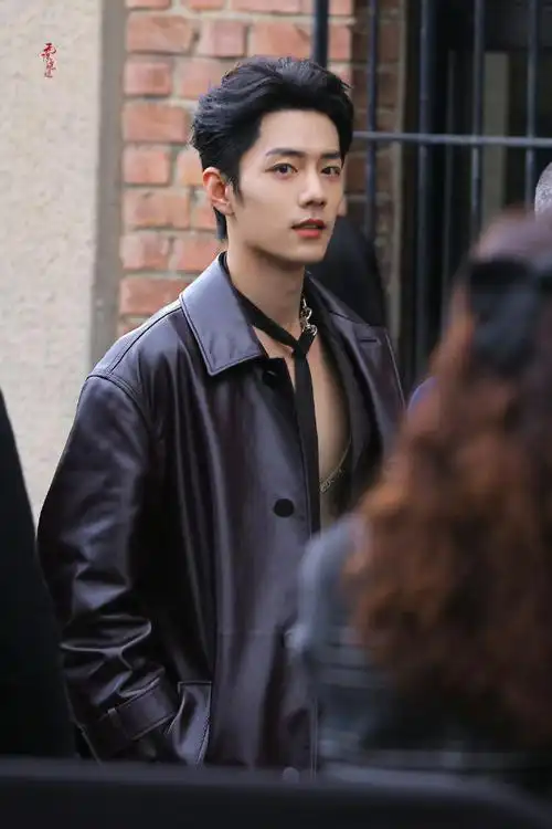 肖战超话#路人把杨祐宁错认成肖战#  来看看,真正颜值与实力并存,令人