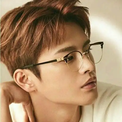 6767676738师机动队,徐仁国这里最帅啦,尤其戴眼镜那张,就是