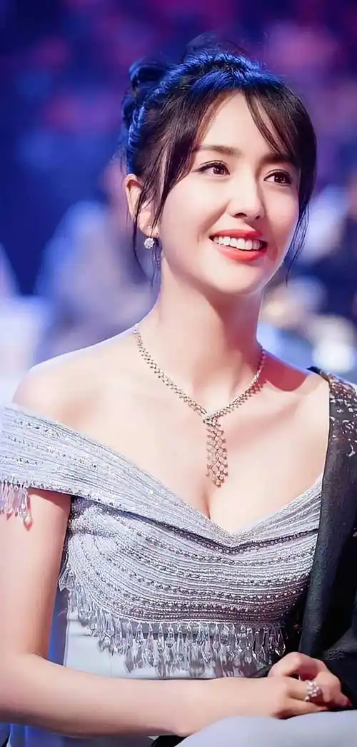 佟丽娅自称"全班最丑",看合照:什么神仙班级!