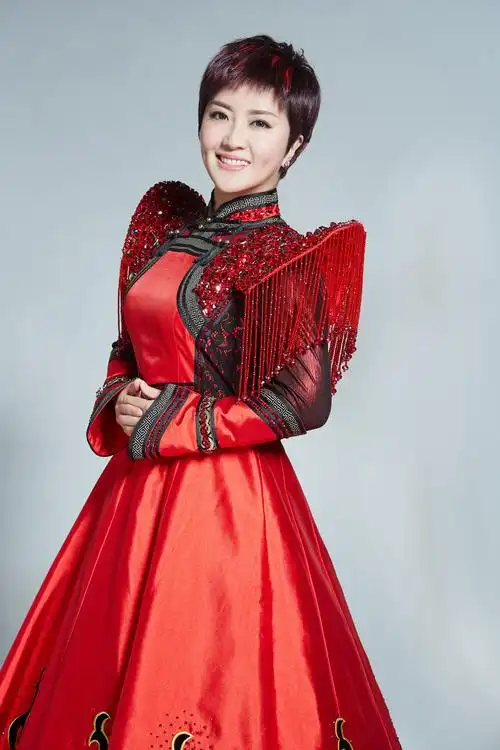 歌手格格写真大赏气质惊艳美丽动人