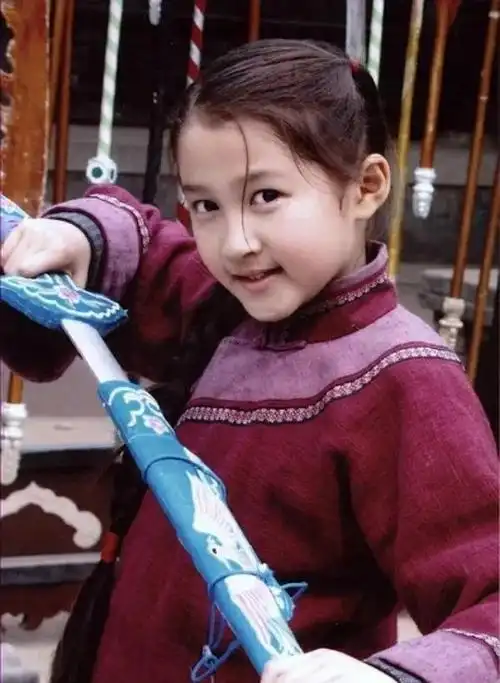 "国民闺女"关晓彤:青春靓丽灵动可爱|关晓彤|童星