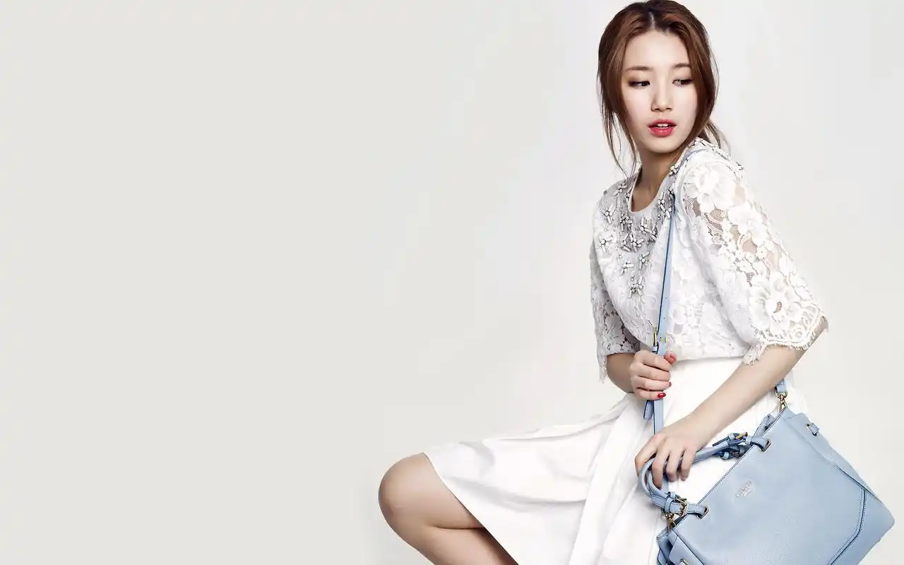 韩国养眼气质美女裴秀智极简时尚高清写真桌面壁纸