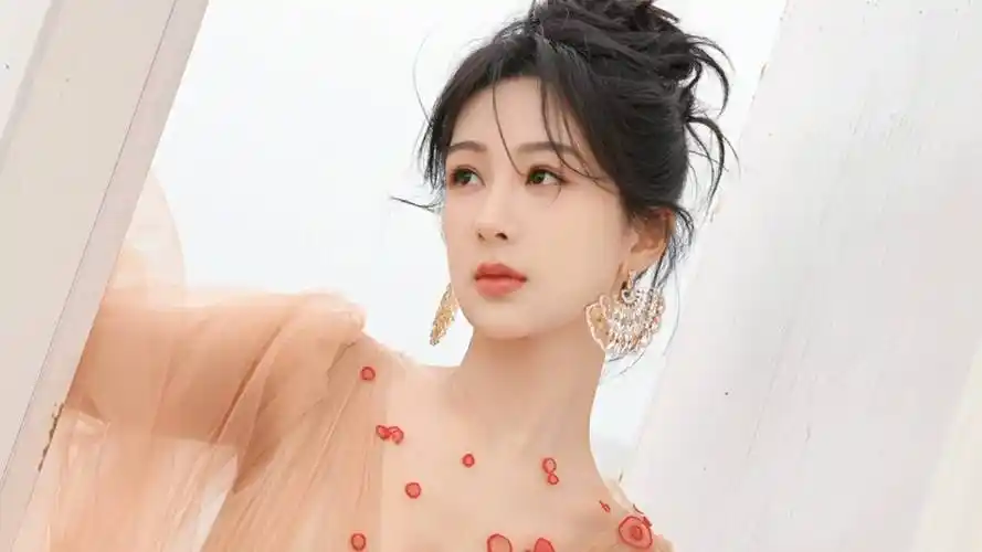 2024.6.13娱乐资讯:杨紫,肖战,刘诗诗,杨颖,王星越,罗云熙,张新成