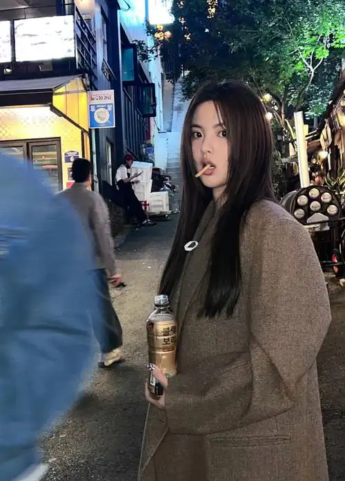 杨超越ins风穿搭