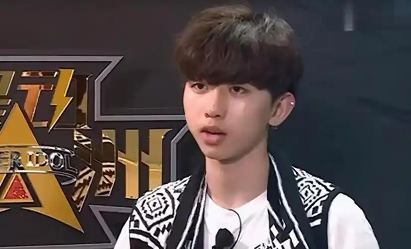 明星们出道前长啥样?周杰伦蔡徐坤都很普通,整没整容一目了然