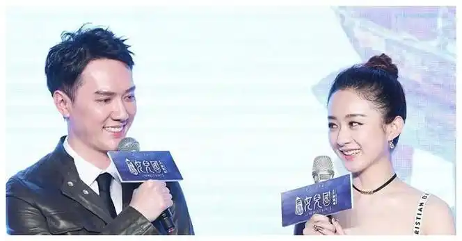 赵丽颖和老公冯绍峰牵手逛街很甜蜜,网友:气得手抖?