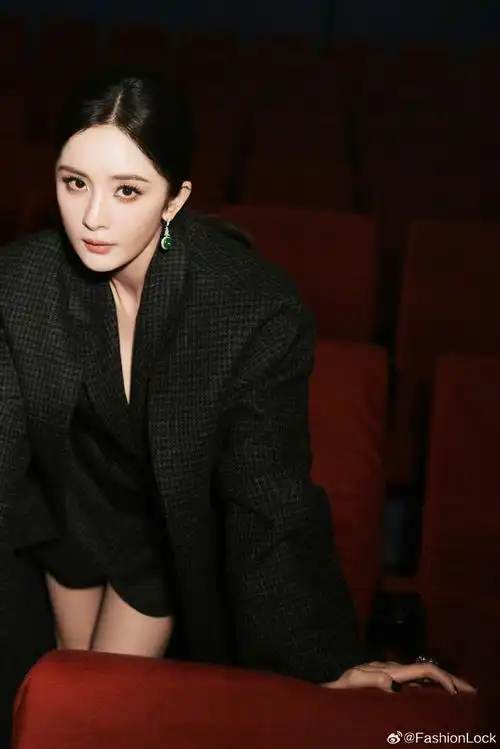 杨幂翡翠##w年度盛典红毯