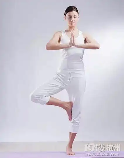 8个瘦身瑜伽动作 婚前减肥塑形美体