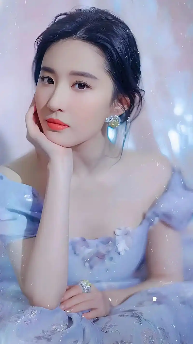 刘亦菲,1987年出生于湖北武汉,华语影视演员,身高170公 - 抖音